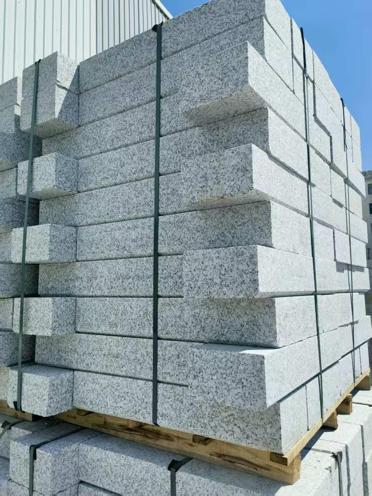 吴忠 路沿石颜色均匀、尺寸标准